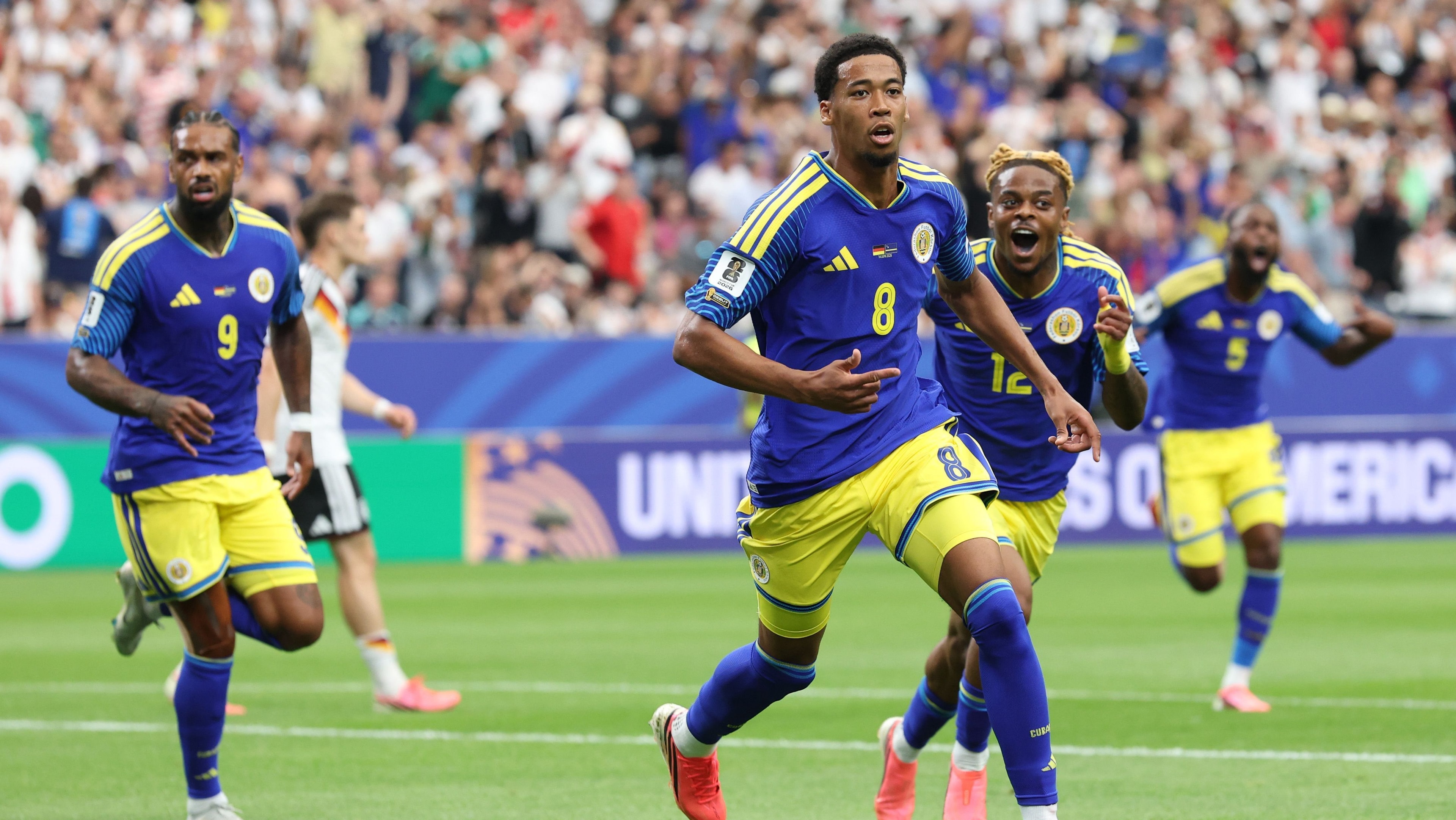 Técnico de Curaçao se torna o mais velho a comandar uma seleção em Copas