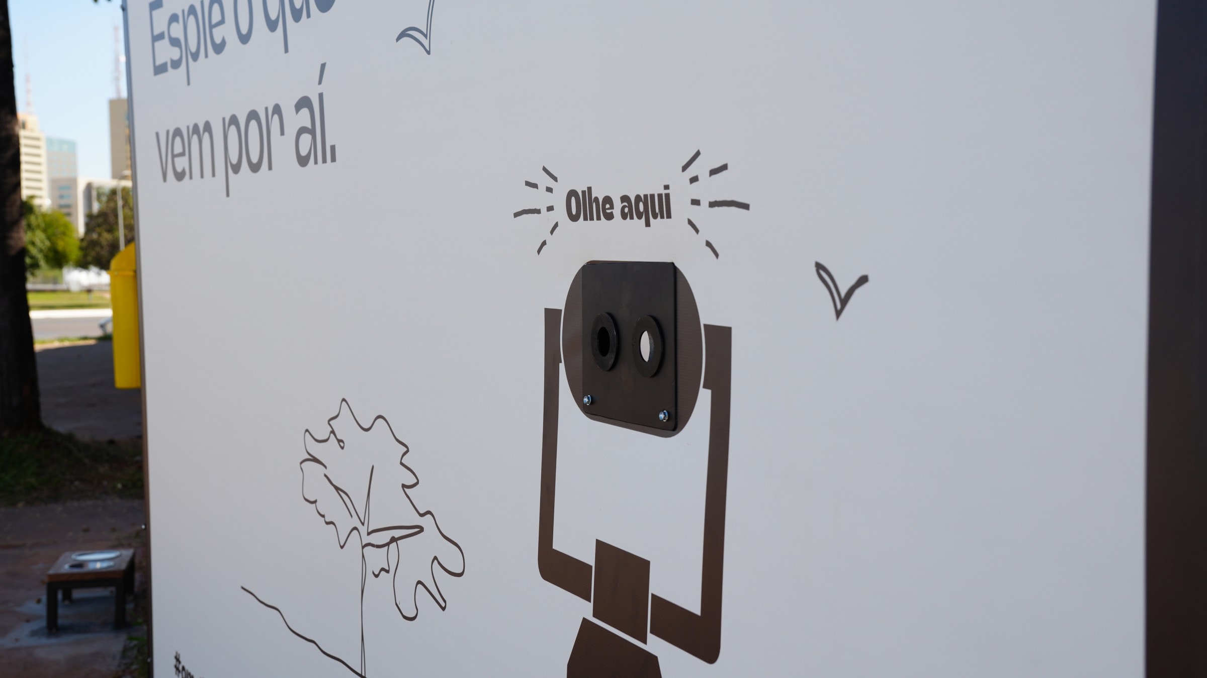 Tapume transforma obra do antigo Torre Palace em experiência urbana