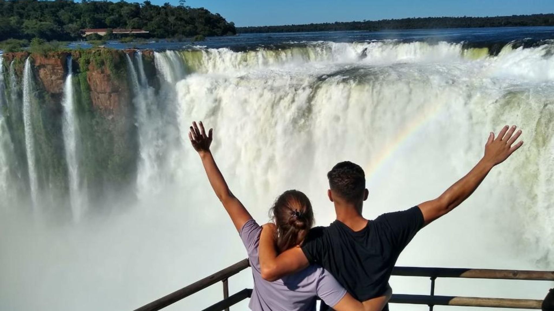 Com apenas 10 anos, menino funda ONG de reciclagem de baterias, mobiliza voluntários pelo mundo e retira mais de 800 mil unidades do meio ambiente