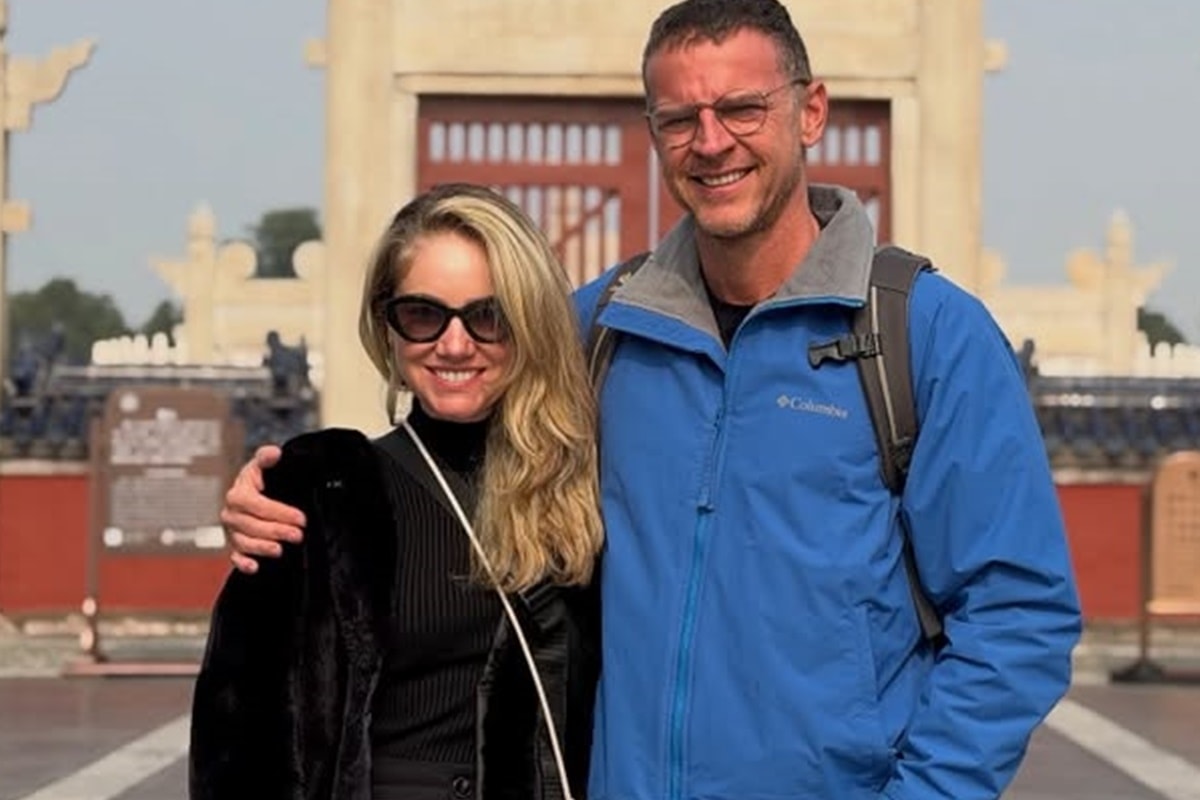 Marido de Juliana Baroni passa por cirurgia após sentir dores