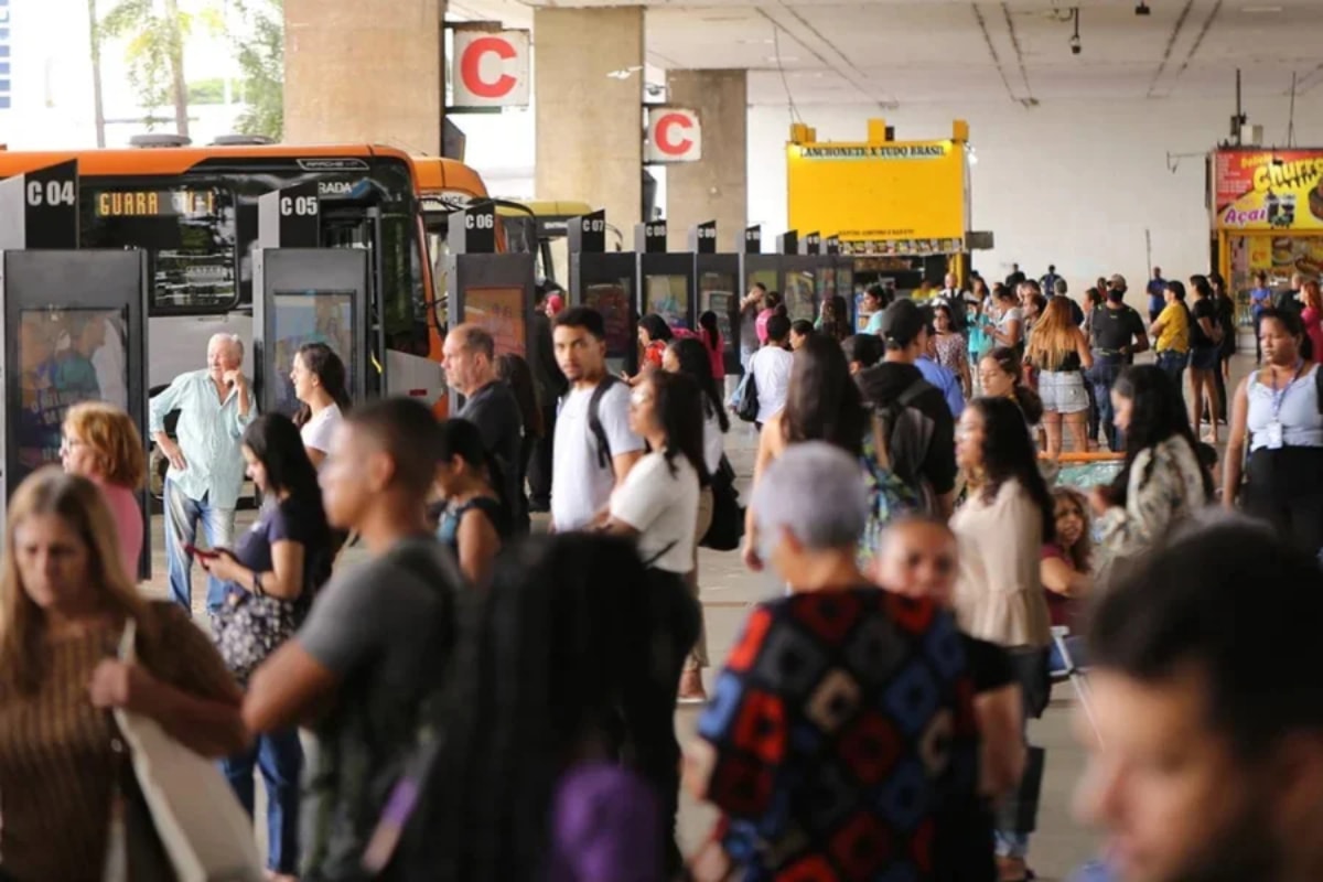 Setor produtivo brasileiro se posiciona contra votação da PEC da escala 6x1