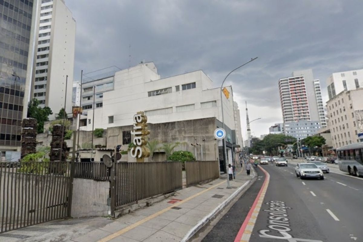 Homem esfaqueia colega de trabalho dentro de banco na Consolação