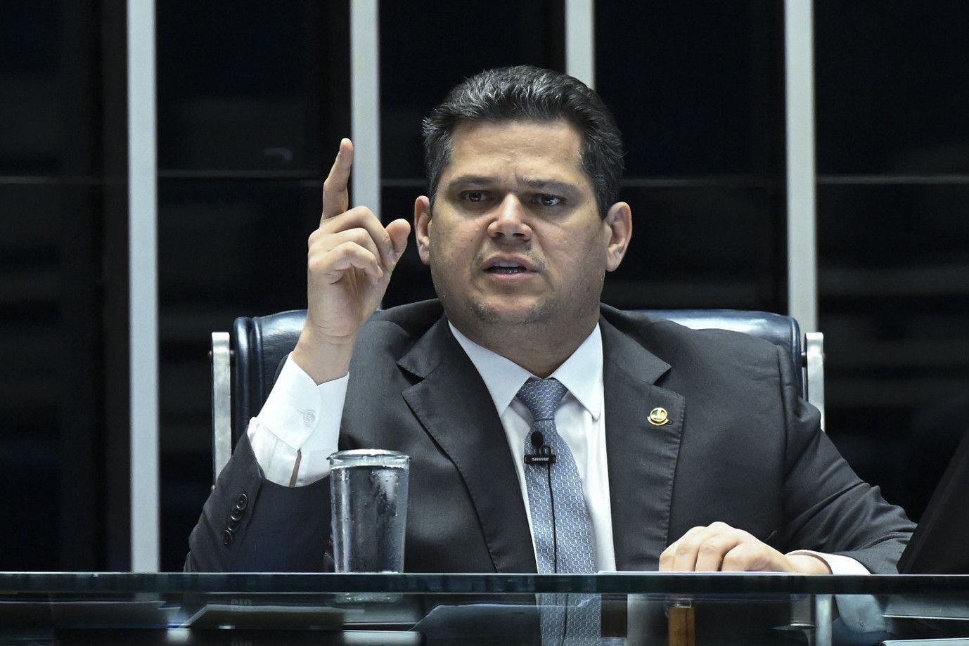 Decretos das big techs impactam liberdade de expressão, diz especialista