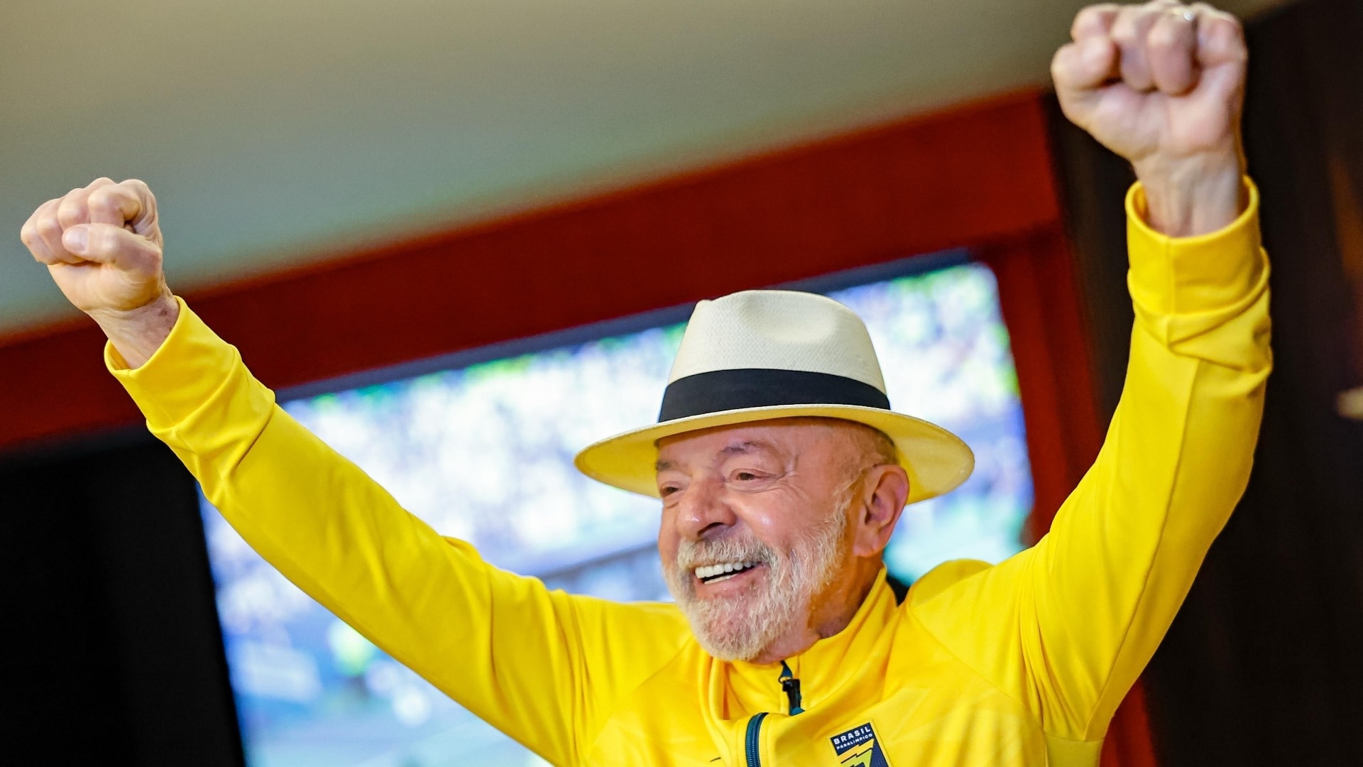 Lula e Janja comemoram vitória brasileira sobre a seleção do Japão