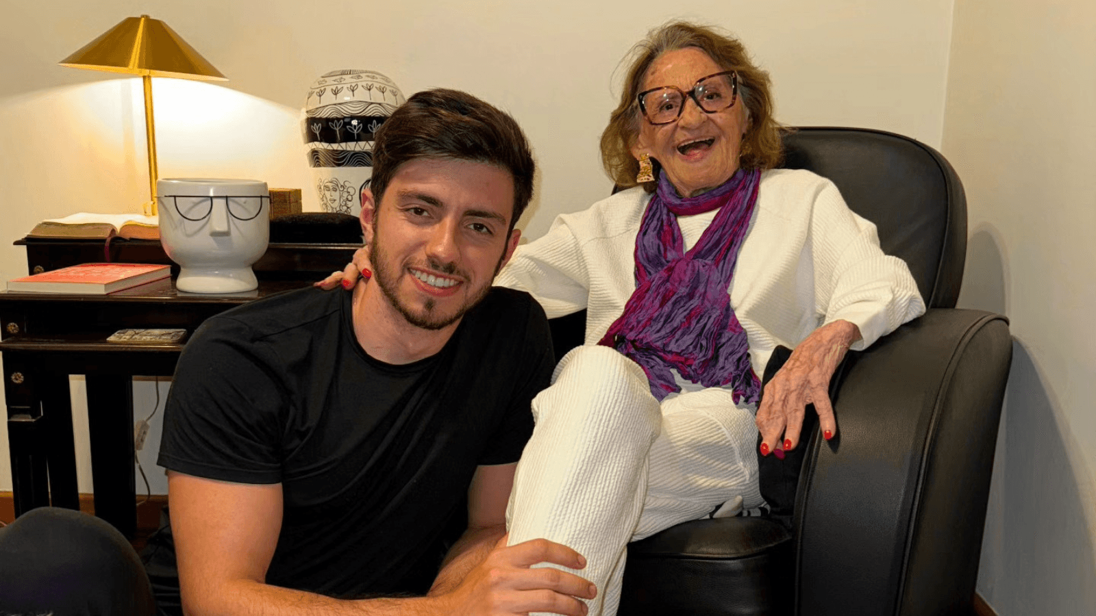 Famosos e familiares se despedem de Laura Cardoso em velório; veja fotos