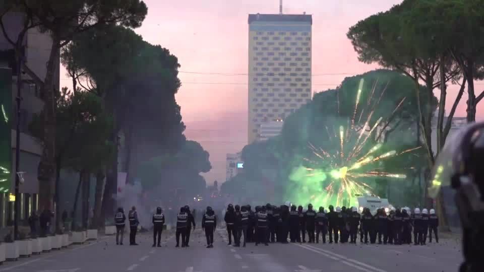 Protestos ameaçam adesão à UE, não o governo, diz premiê da Albânia