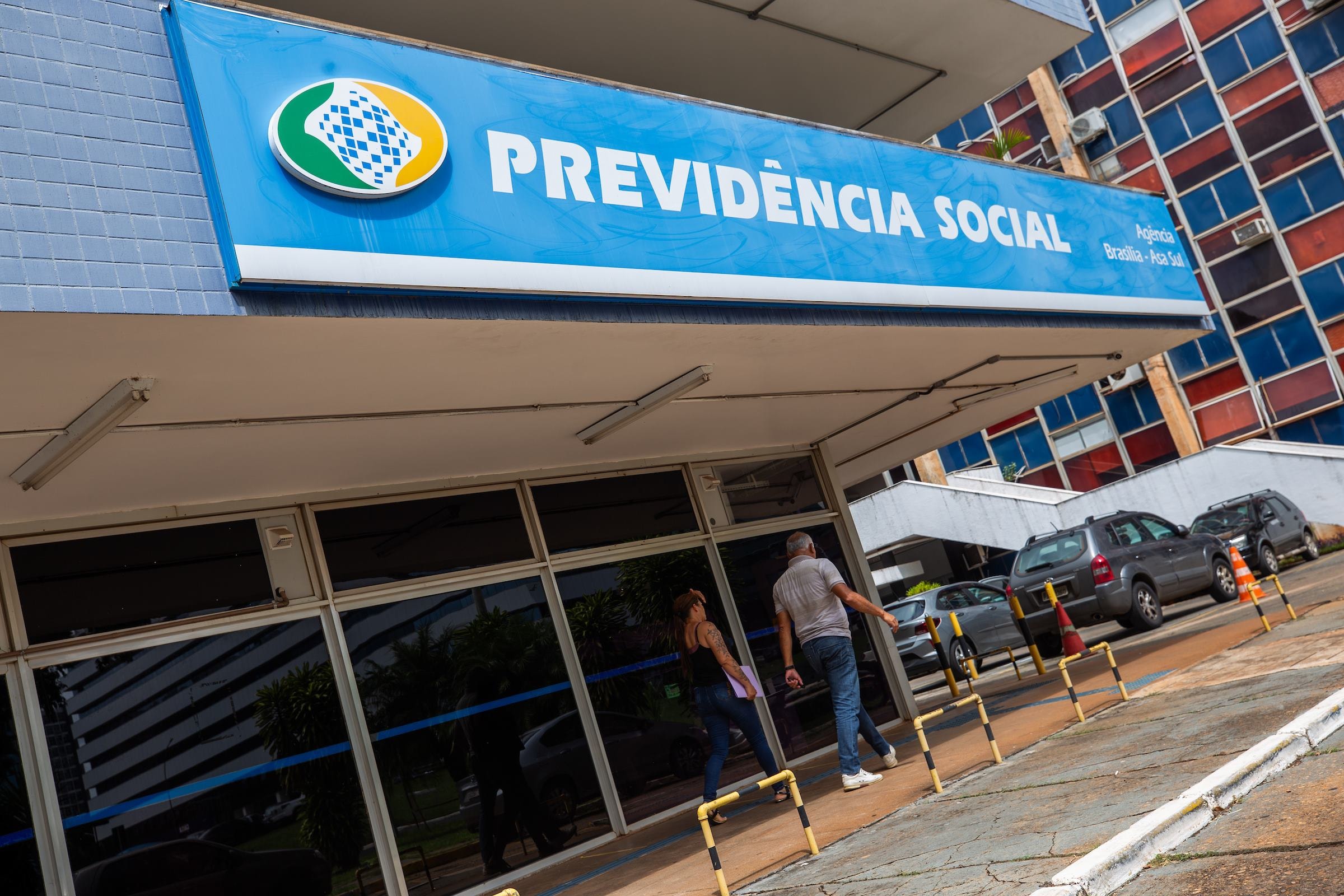 Governo reduz em R$ 5 bilhões projeção de gastos da Previdência para 2027
