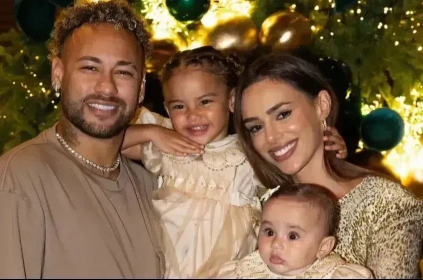 Após post de Amanda Kimberly, Biancardi posta fotos com filhas e Davi Lucca