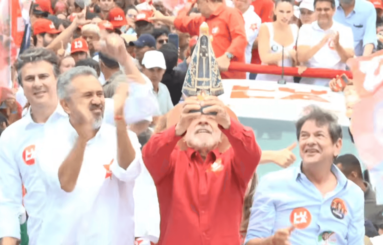 Lula participa de caminhada com Elmano no Ceará