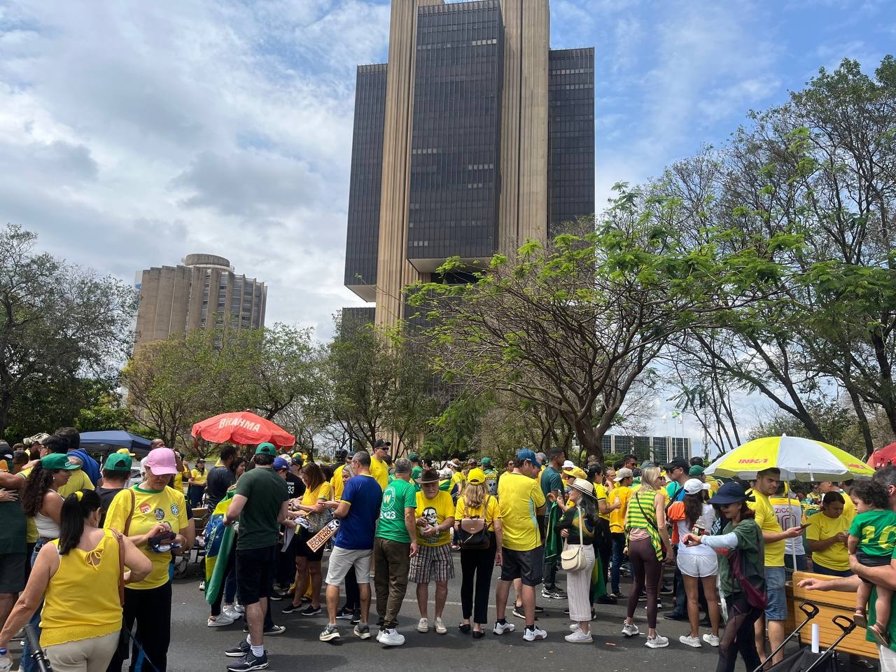 Com candidatos do Novo, direita faz ato contra STF em Brasília