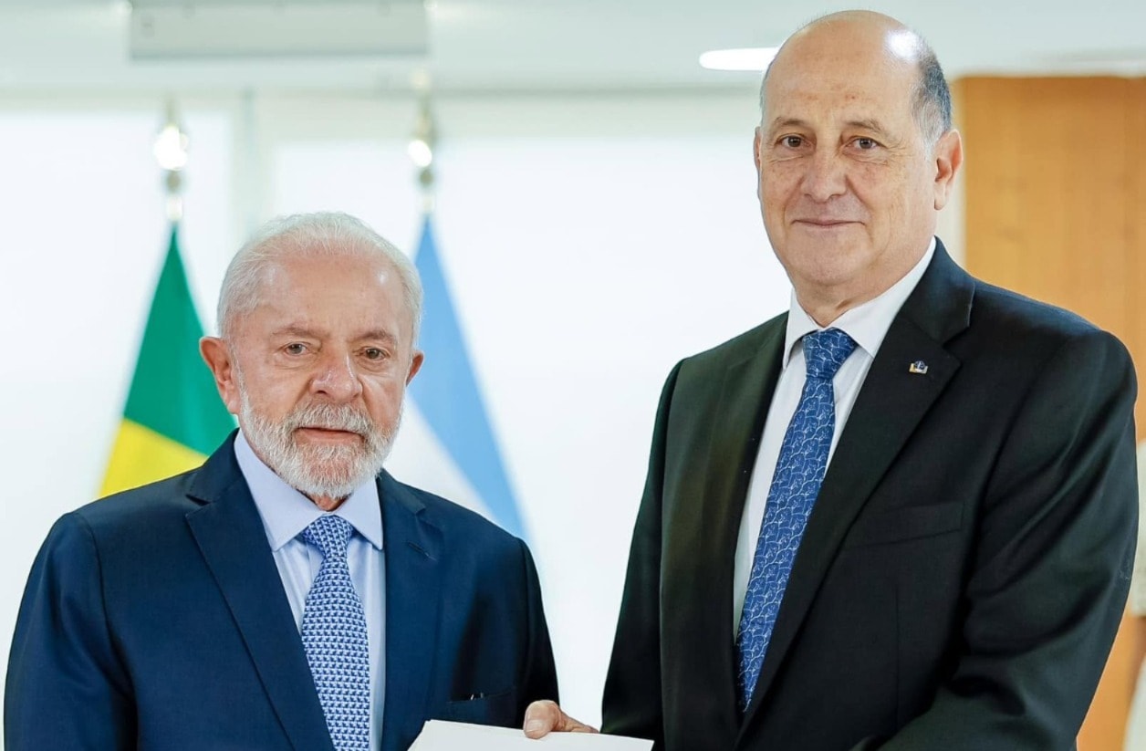 Embaixador argentino no Brasil deve voltar a Buenos Aires após crise