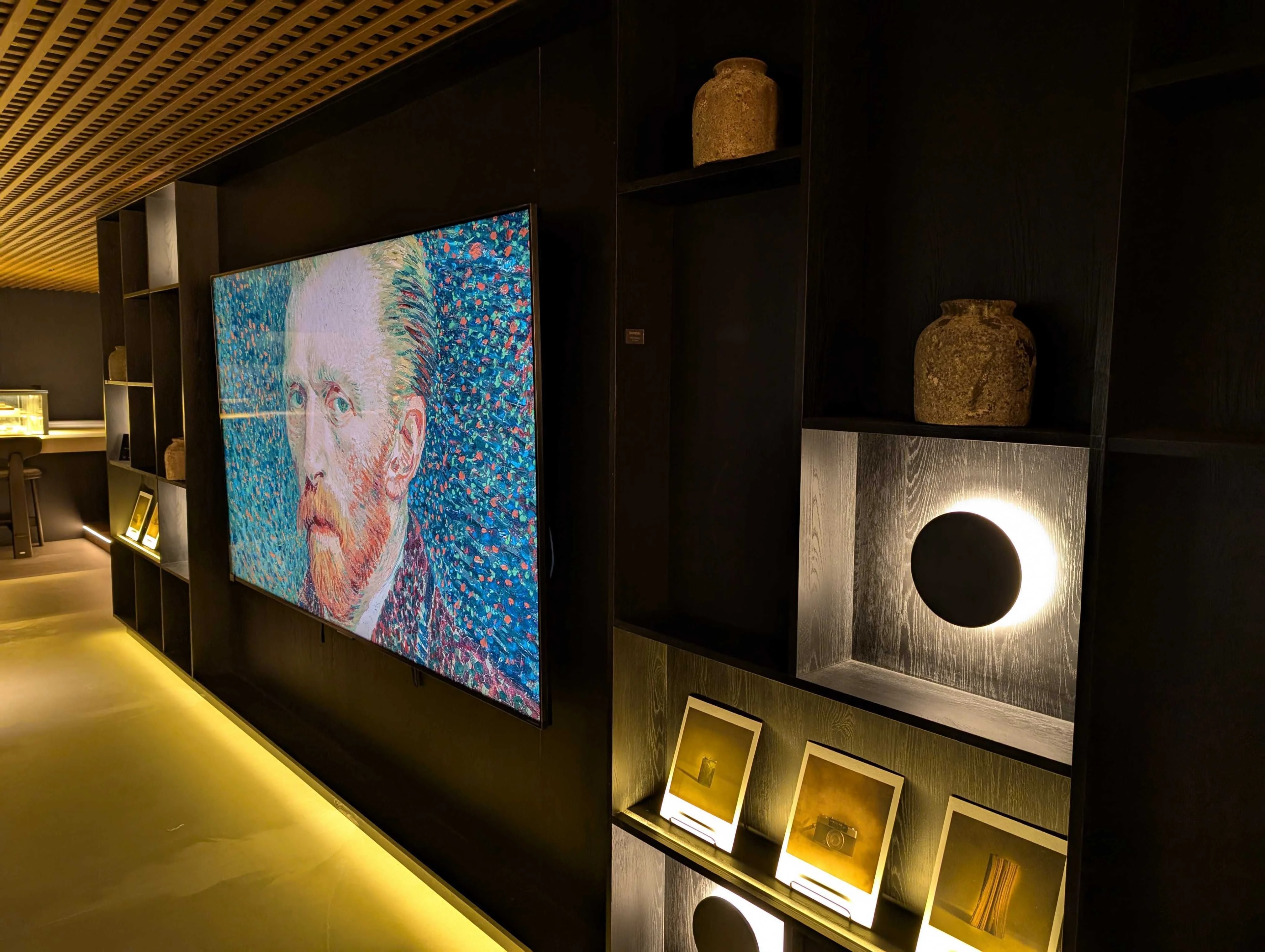 Amazon joga preço da TV Mini LED de 65” da TCL no chão; veja como aproveitar