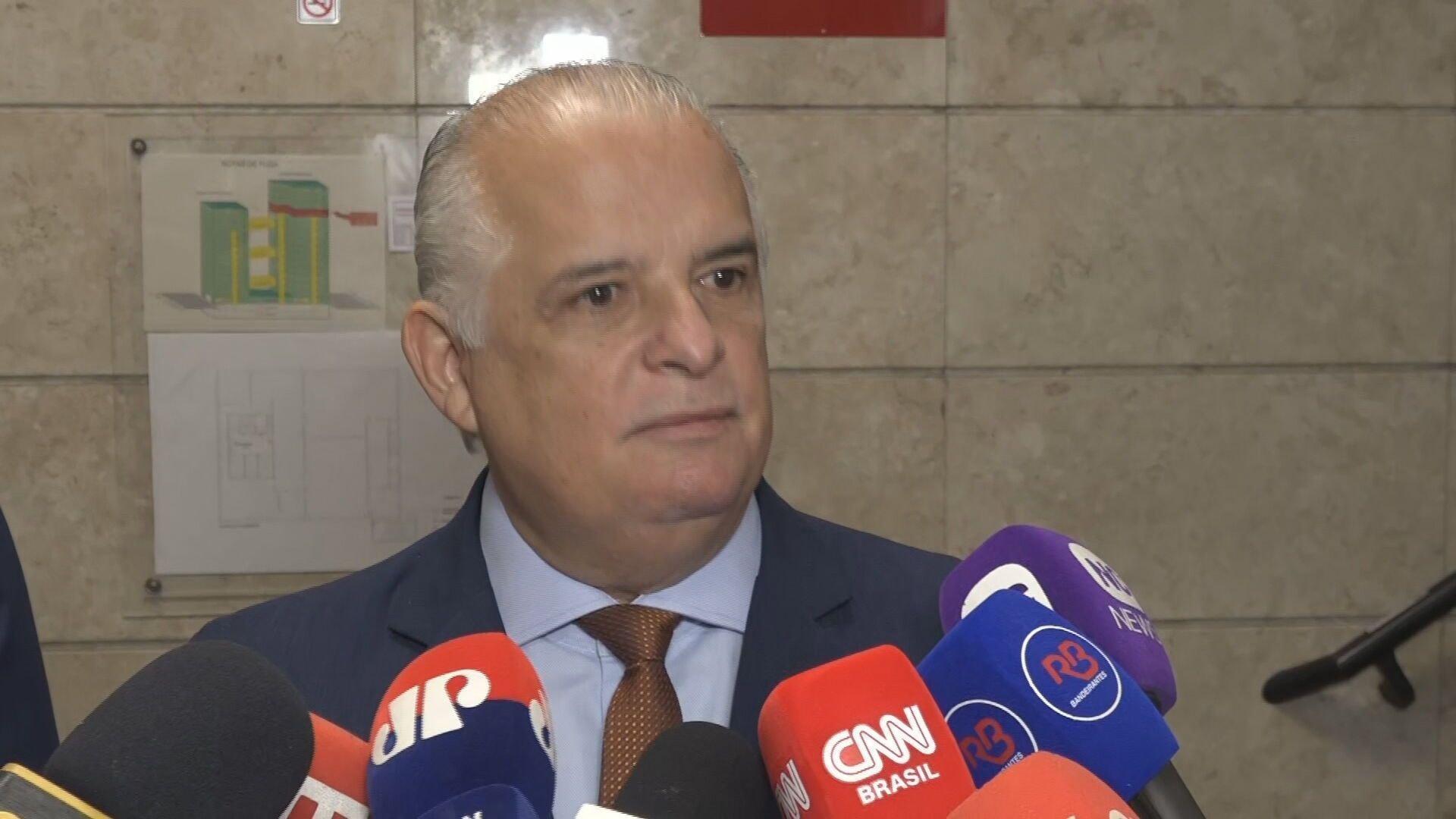 Análise: “Fator Lulinha” abastece Flávio Bolsonaro e desgasta Lula