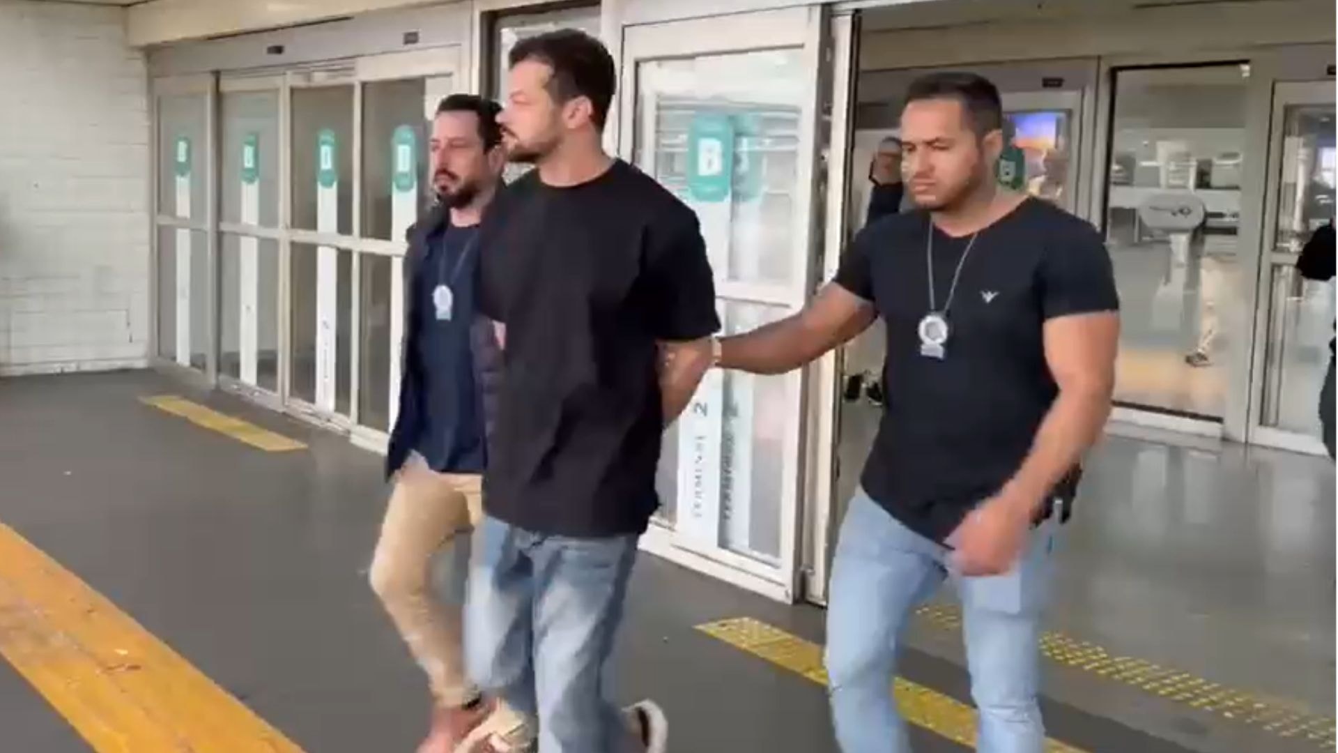 Operação resulta em prisão de investigado por fornecimento de fuzis no RJ