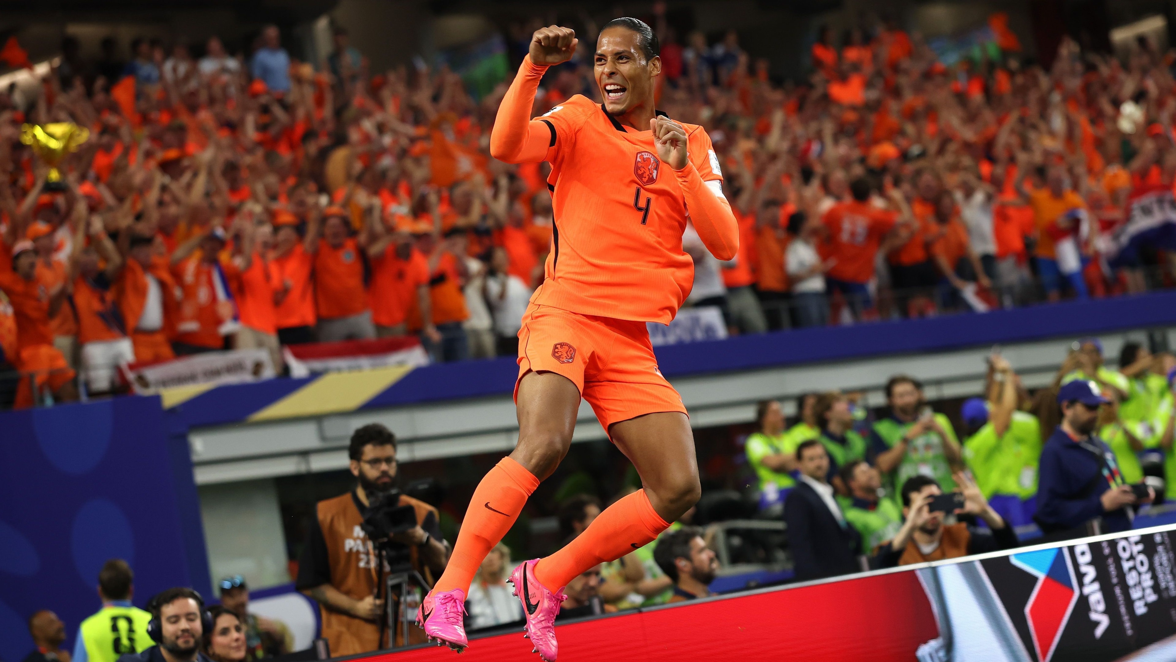 Memphis Depay se pronuncia sobre eliminação da Holanda na Copa