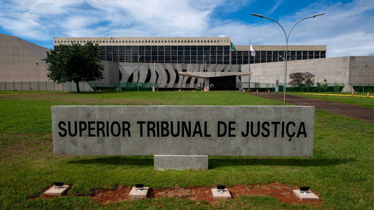 STJ decide que planos são obrigados a cobrir cirurgia de feminização