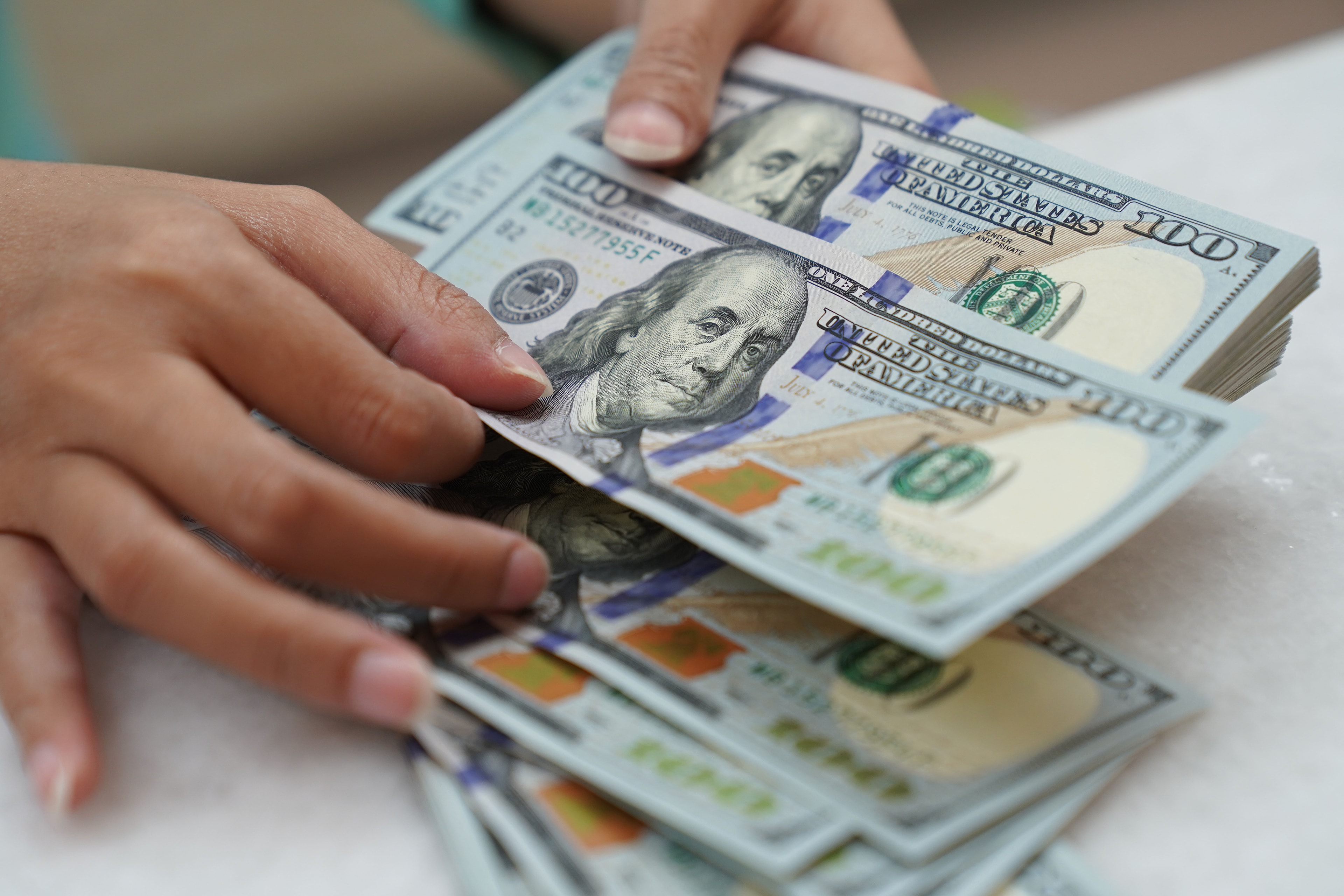 Dólar vira o jogo e ganha força para seguir em alta até o fim do ano