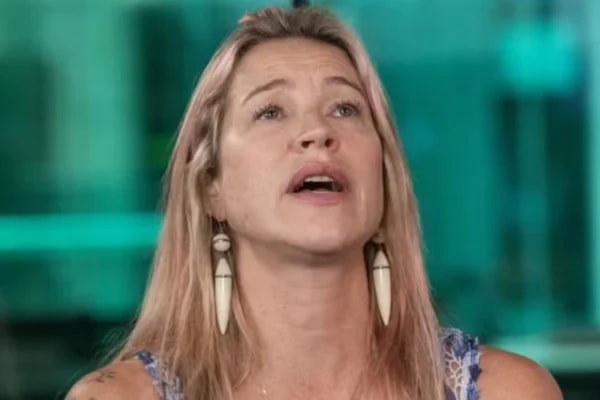 Luana Piovani cobra Scooby após filhos surgirem com piolhos e machucados