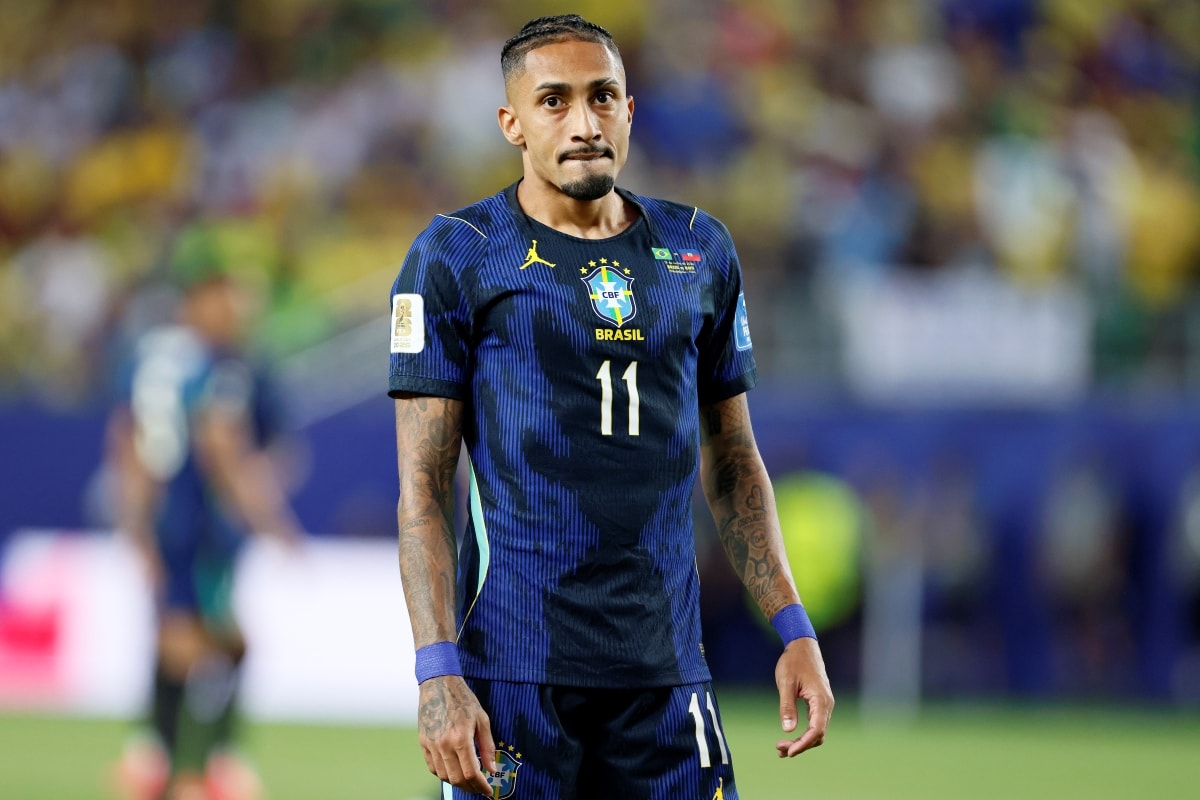 CBF atualiza situação de Raphinha, substituído no primeiro tempo