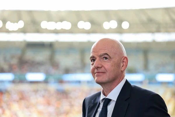Gianni Infantino convoca "reunião de crise" com funcionários da Fifa
