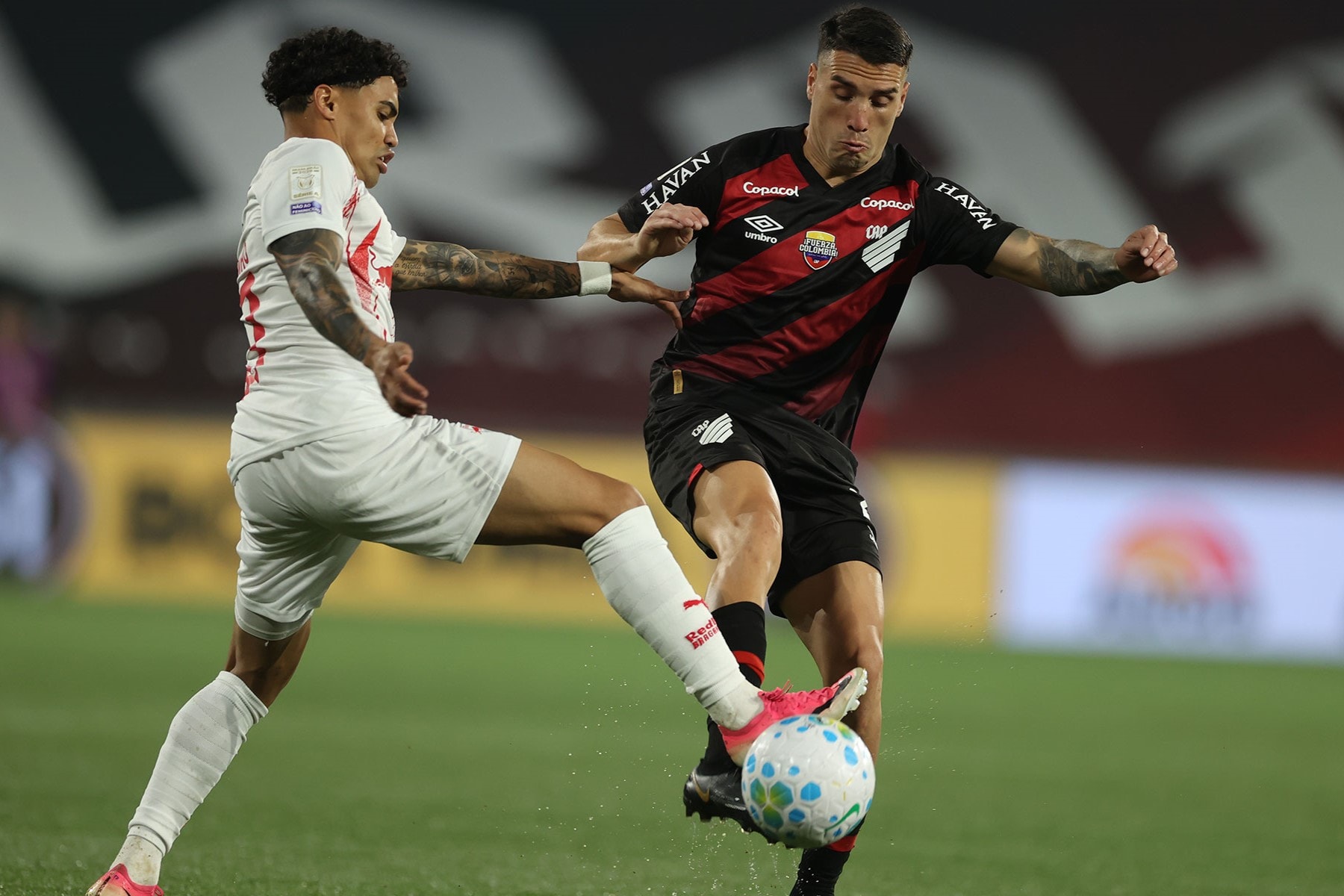 Athletico-PR e Red Bull Bragantino empatam pelo Brasileirão