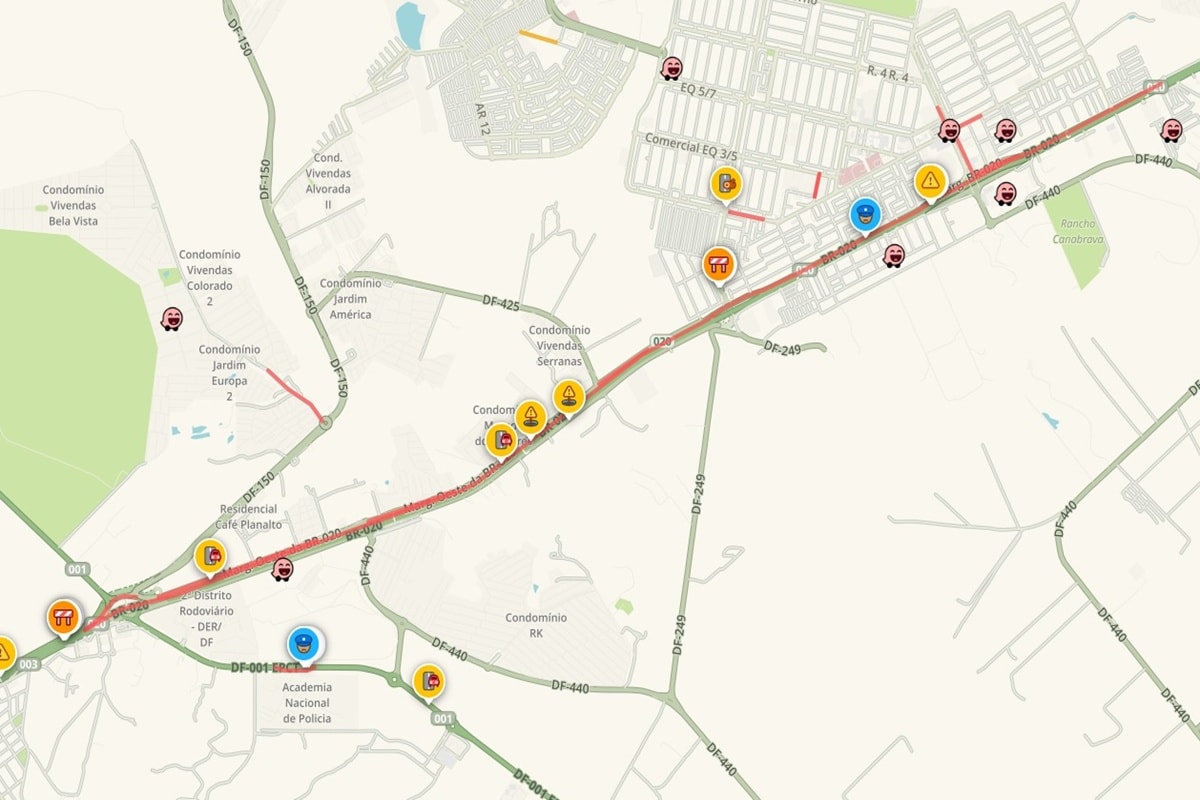 Acidente causa congestionamento na Epia Norte, na descida do Colorado