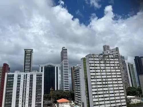 Salvador terá sol, calor de 31°C e chuva no feriado; veja previsão
