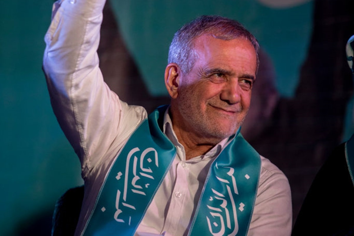Irã diz que vai parar ataques caso EUA volte a cumprir acordo