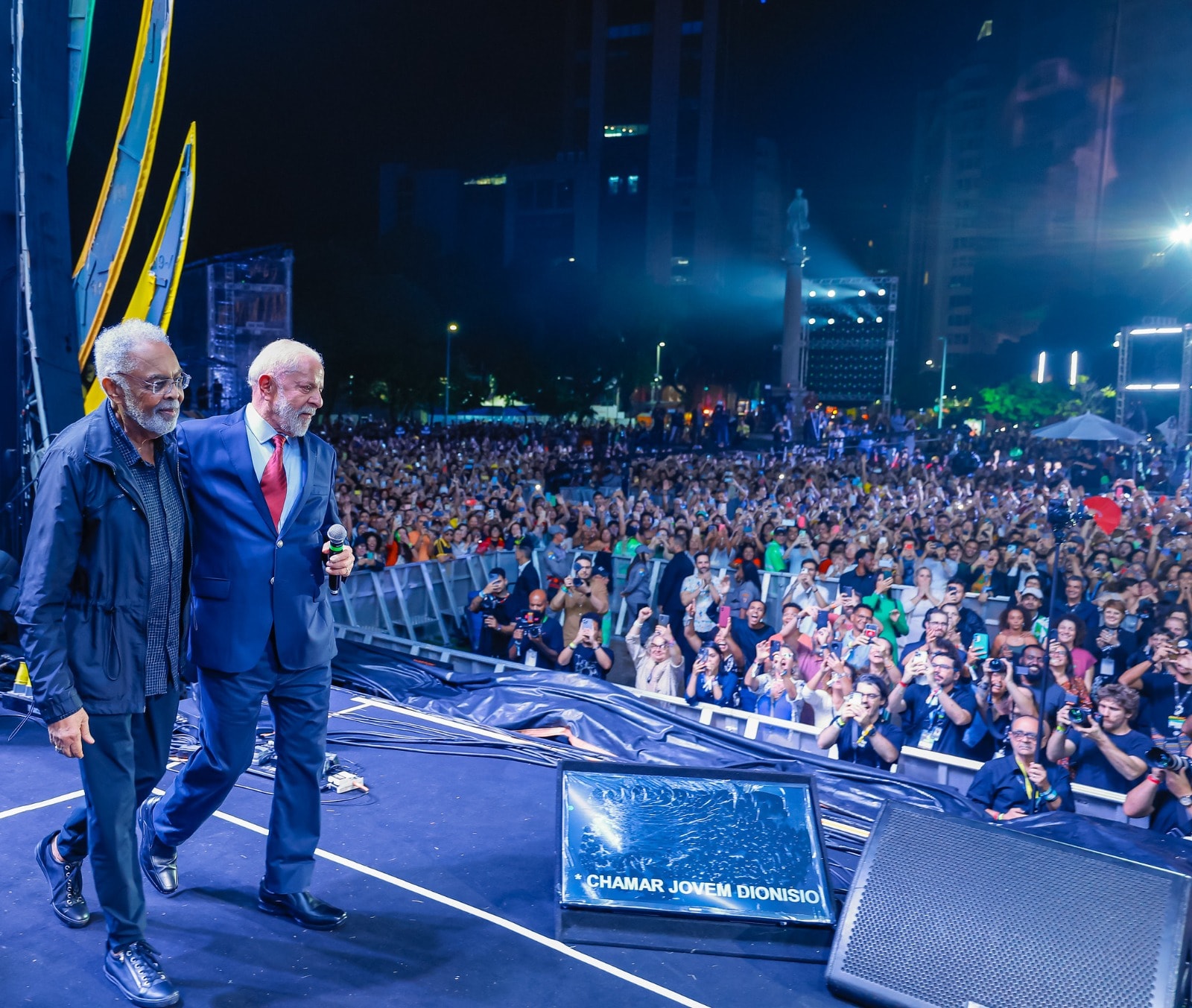 Reabertura de teatro em Salvador terá Lula e Gilberto Gil