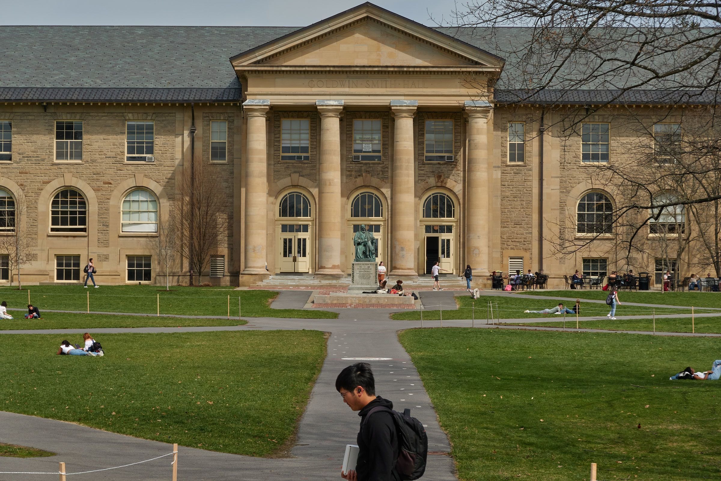 Processo em Cornell reacende debate sobre violência sexual nos EUA