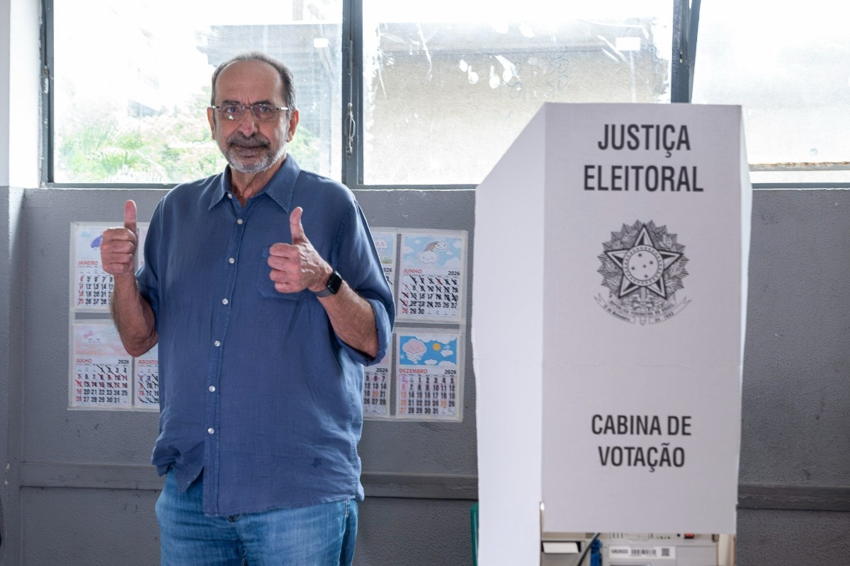 Ao votar, Kalil (PDT) afirma que está confiante na vitória e em um 2º turno