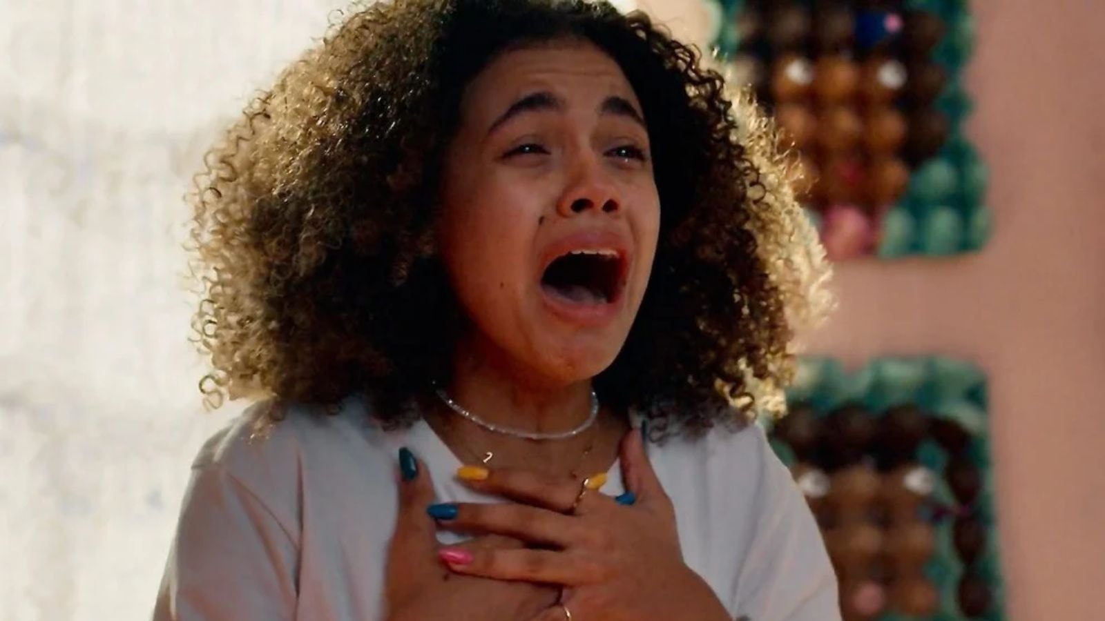 Casa dos pais de MC Gui pega fogo em São Paulo; veja vídeo