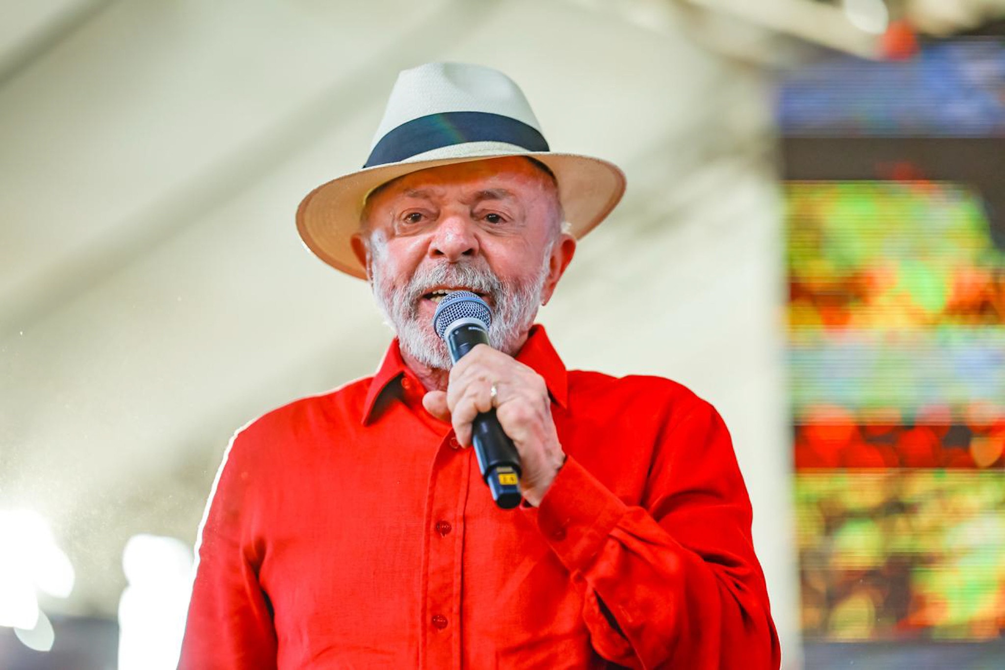 "Votar na família Bolsonaro é votar no Vorcaro", diz Lula em Pernambuco