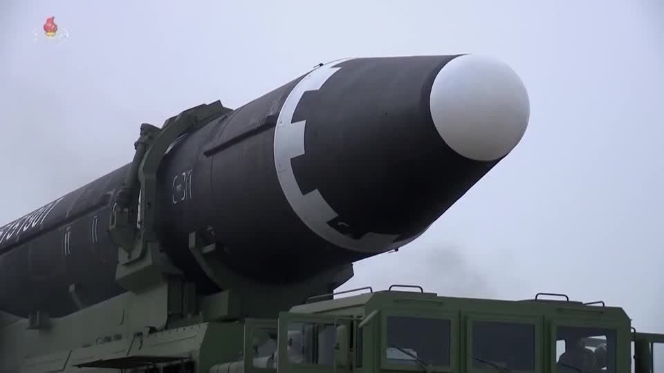 Trump pede a Zelensky que Ucrânia pare de atacar refinarias da Rússia