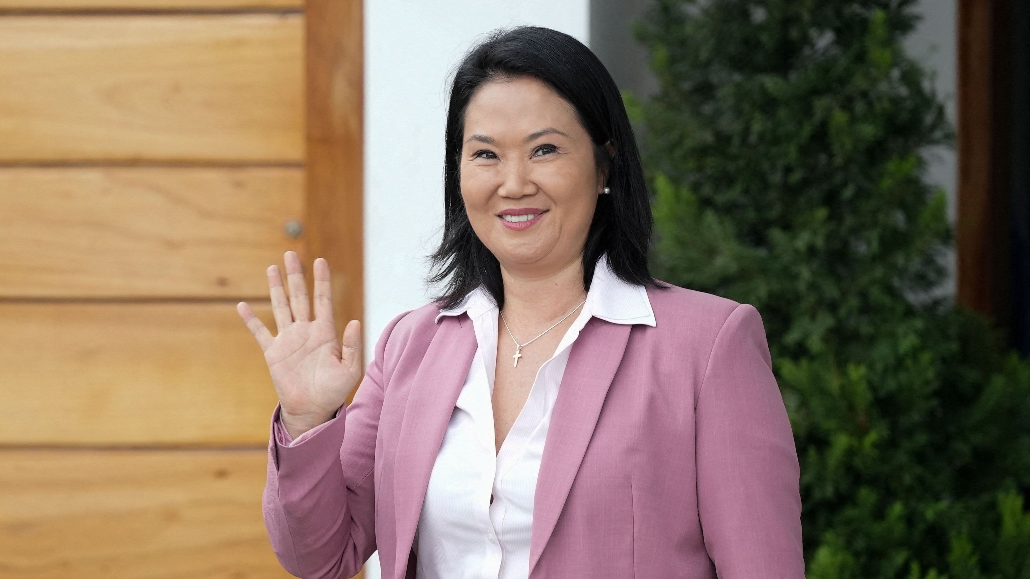 Eleição no Peru: Roberto Sánchez reconhece derrota para Keiko Fujimori