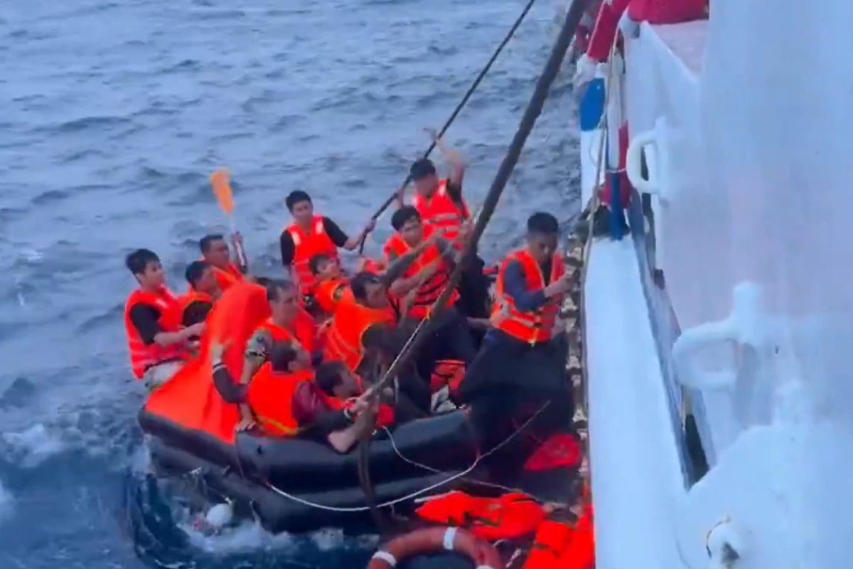 Navio afunda no Mar na China e 15 pessoas estão desaparecidas