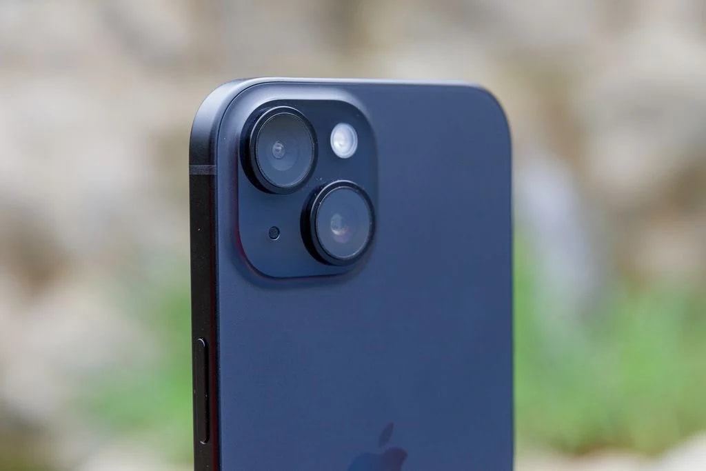 iPhone 15 128 GB entra em oferta e fica em 12x de R$ 304,98