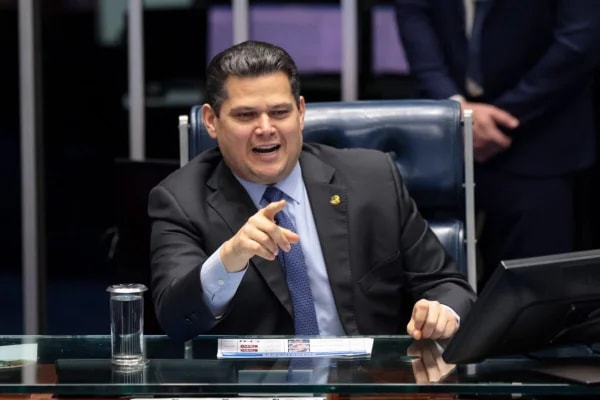 Reaproximação com Alcolumbre ainda não destravou pautas de Lula