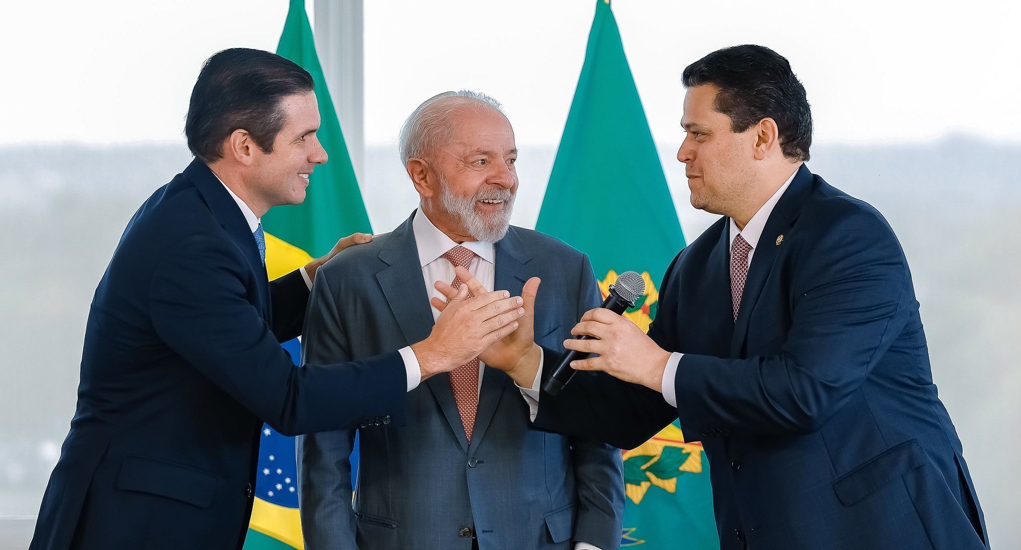 Comissão do Senado aprova aumento escalonado do piso salarial de médicos