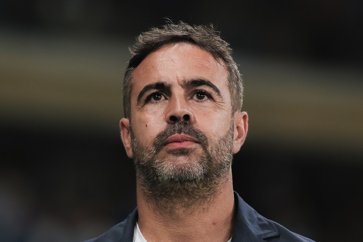 Dono do Cruzeiro explica por que renovou o contrato de Artur Jorge