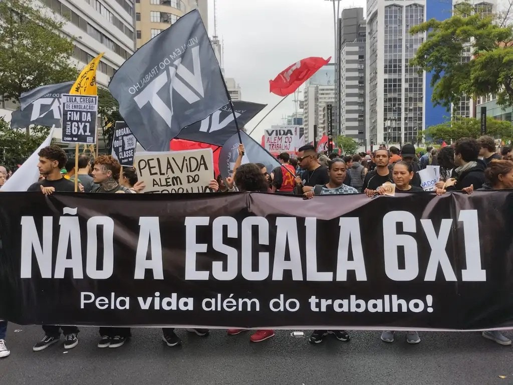 Setores de comércio, serviços e turismo lançam campanha para adiar votação da 6×1