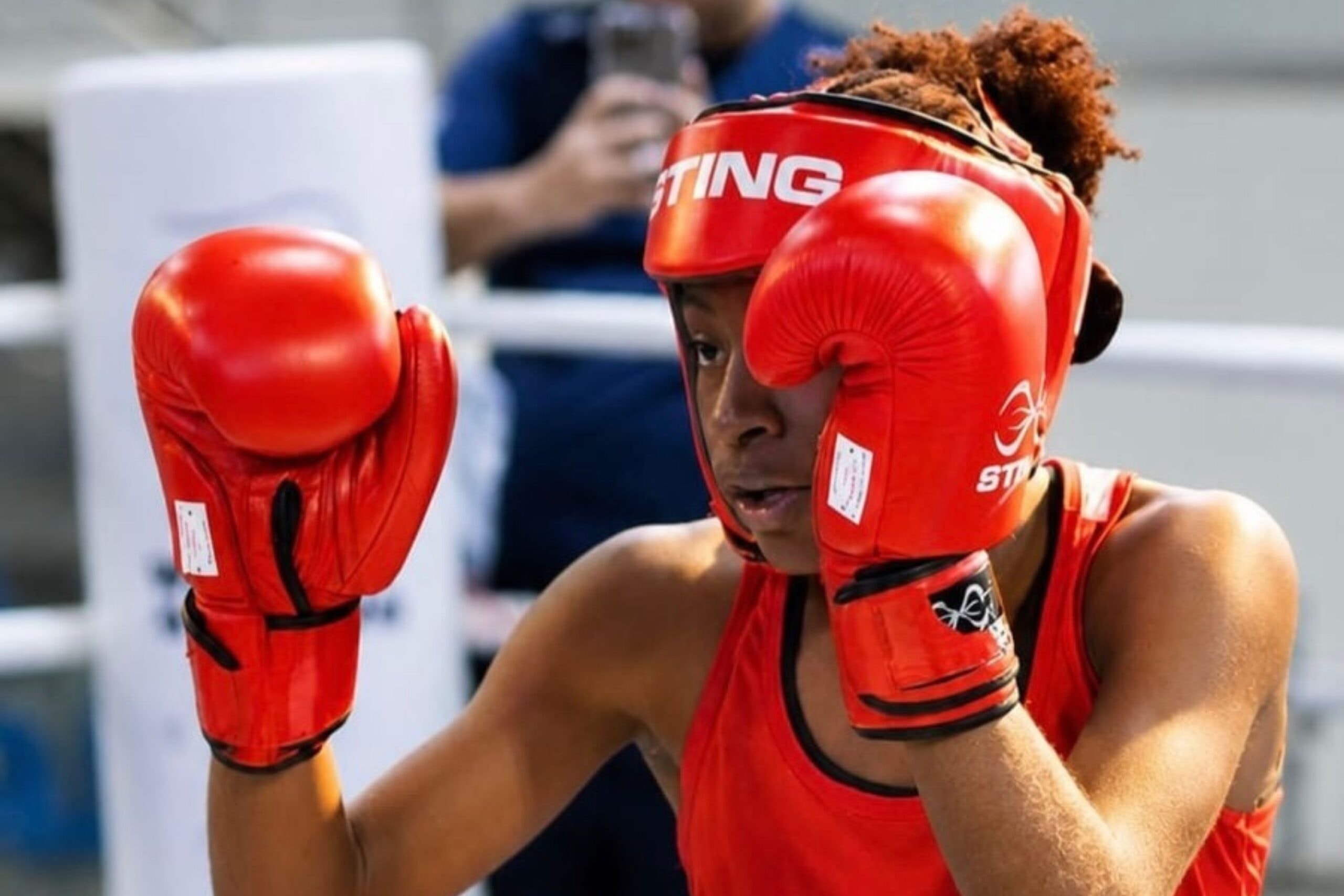 Elissandra Santos bate japonesa e conquista Mundial de Boxe Sub-19