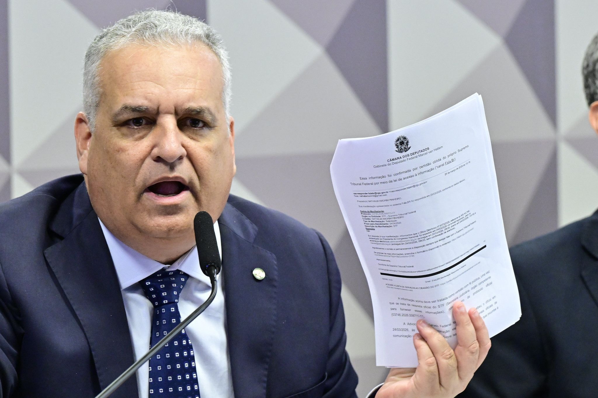 Lindbergh é acusado de forjar denúncia de estupro contra Alfredo Gaspar