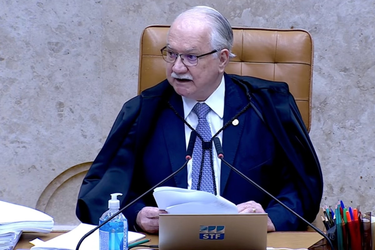 Fachin adia sessão no STF que analisaria atuação de Mendonça no Caso Master