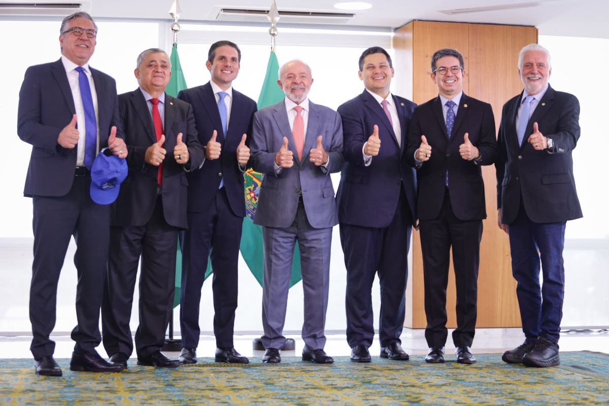 Lula refaz pontes com o Congresso