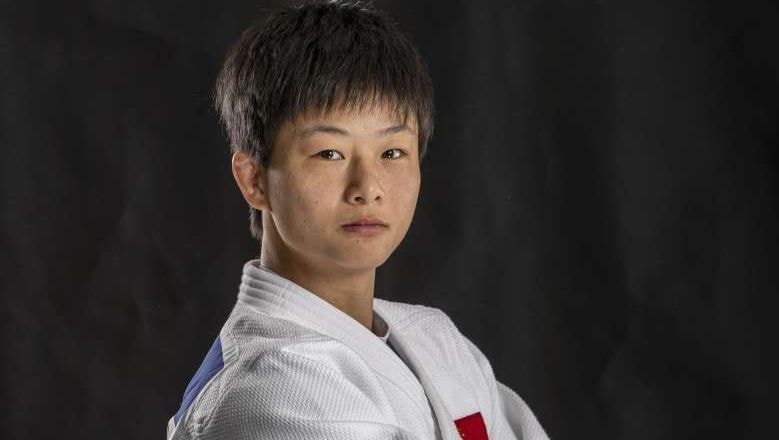 Natália Silva bate chinesa e leva o cinturão inédito para o Brasil no UFC