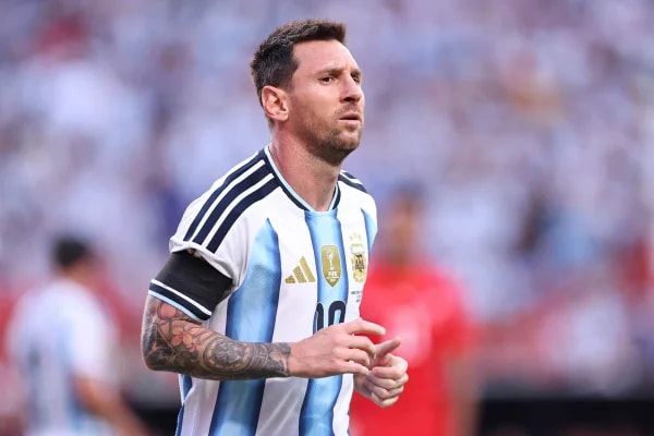 Messi admite que Argentina chega desgastada para enfrentar Inglaterra