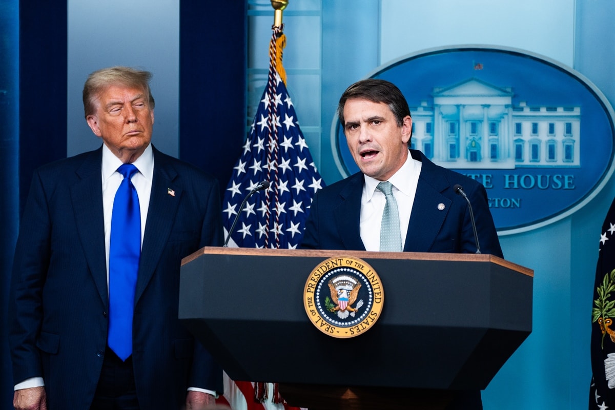 Senado dos EUA elege ex-advogado de Trump como secretário de Justiça