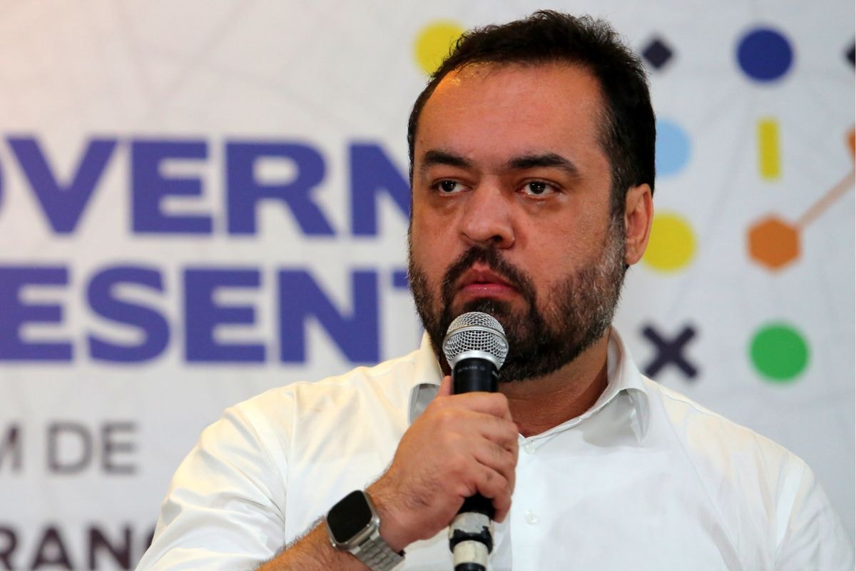 PF diz que Castro teria permitido cenário para "atividades espúrias" na Refit