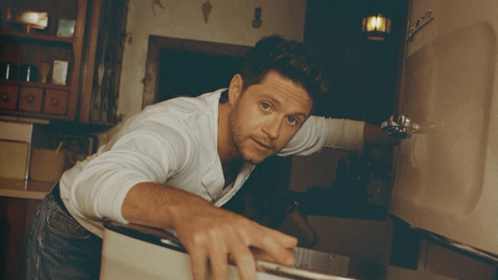 Louis Tomlinson anuncia show da nova turnê no Brasil; saiba mais
